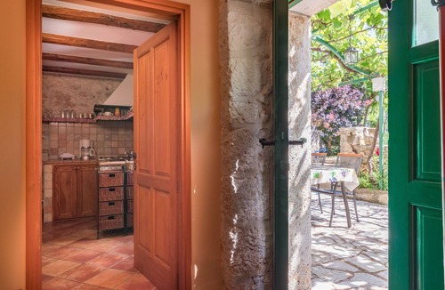 Valdebek Apartment | Authentic Istrian House - Apartment with saltwater pool- 15 min from Kamenjak