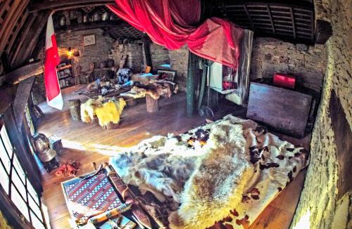 Carentoir House | Authentic Knight's Templar Chamber at Chateau Le Mur