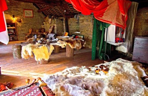 Carentoir House | Authentic Knight's Templar Chamber at Chateau Le Mur