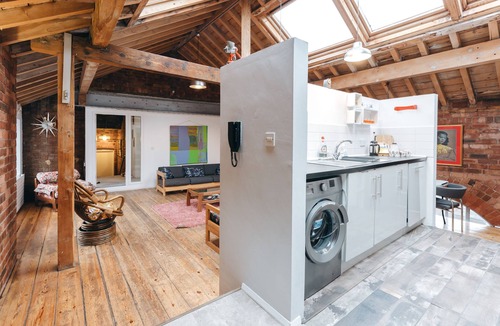 RopeWalks Apartment | Authentic Loft Apartment/Penthouse