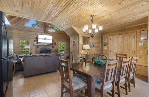 Branson Cedars Cabin | Authentic Log Cabin-HotTub, Loft, Near Big Cedar, Pet Friendly, Free Daily Attraction Tickets!