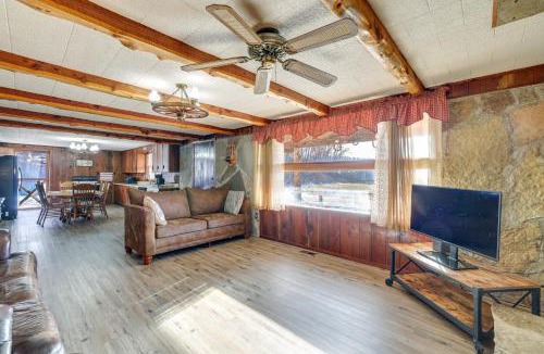 Pineville House | Authentic Log Cabin in Pineville about 2 Mi to River!