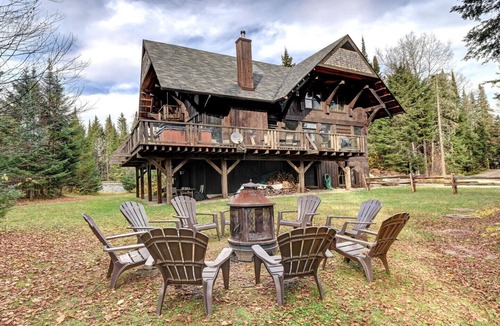 Lac Superieur Village Cottage | Authentic Log Home #053