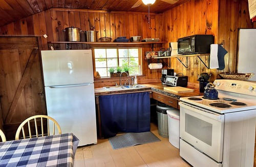 Fayette Cabin | Authentic Maine Cabin on Echo Lake
