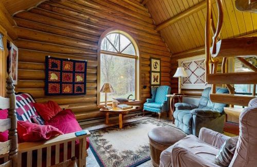 Greenville House | Authentic Maine Log Cabin