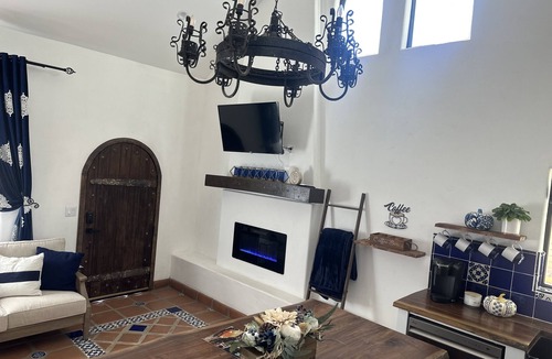 Yucaipa House | Authentic Mexican Casita! Near, Oak Glen, fishing, hiking, parks, casinos& Mt’s