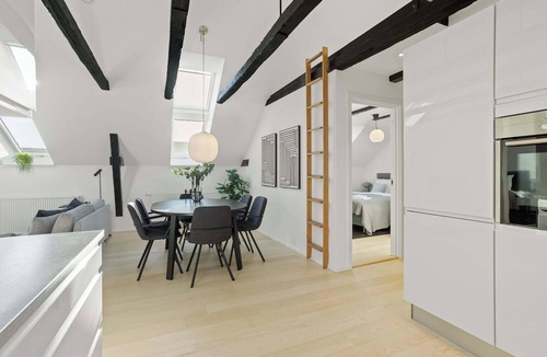 Indre by Apartment | Authentic Midtown Residence