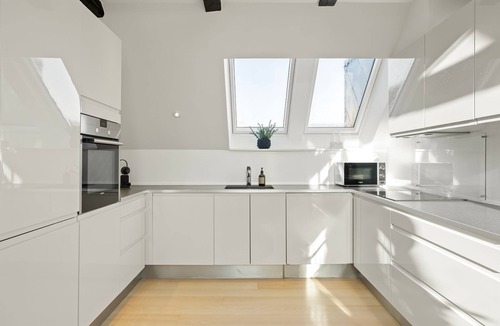 Indre by Apartment | Authentic Midtown Residence
