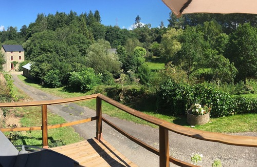 Le Vieux-Marche House | Authentic mill with feet in water (near the sea)