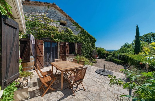 Cancon Villa | Authentic, modern house, pets welcome, a real haven of peace.