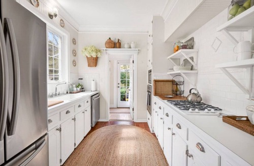 Biloxi House | Authentic Ocean Springs Cottage | Walk Downtown