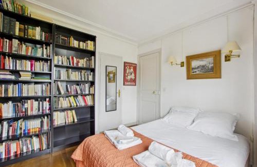 Quartier du Pont-de-Flandre Apartment | Authentic Parisian apartment