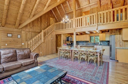 Briar Crest Woods Cabin | Authentic Pocono Log Cabin | Hot Tub | Lake Access