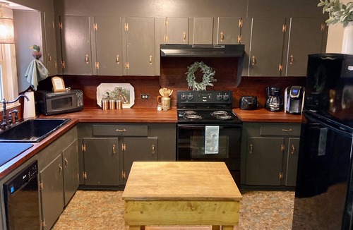 Samburg House | Authentic Reelfoot Retreat!