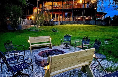 Winston House | Authentic, Rustic, Historic Log Cabin