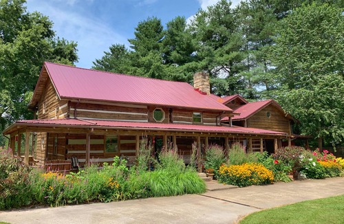 Winston House | Authentic, Rustic, Historic Log Cabin