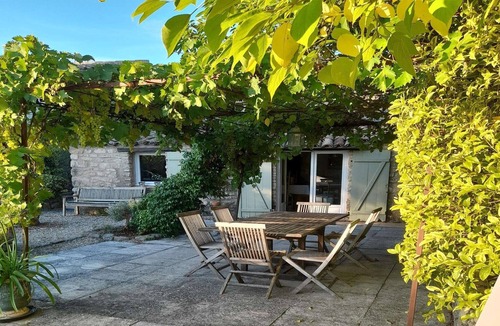 Viens Villa | Authentic sheepfold close to a charming village.