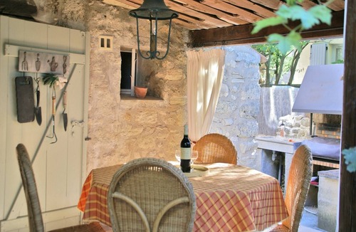 Viens Villa | Authentic sheepfold close to a charming village.