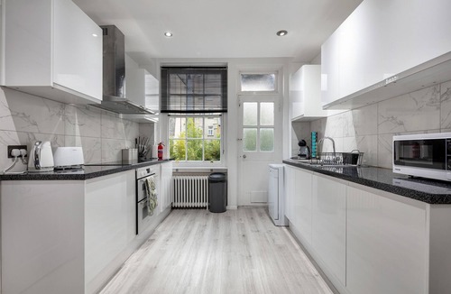 Lancaster Gate Apartment | *Authentic & Spacious 5 Bed Apartment/Hyde Park*