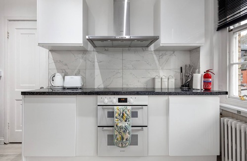 Lancaster Gate Apartment | *Authentic & Spacious 5 Bed Apartment/Hyde Park*