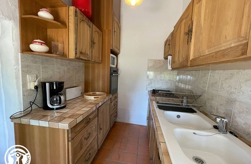 Beauvoir-sur-Mer Cottage | Authentic Stay in Traditional Bourrine in Beauvoir-sur-Mer