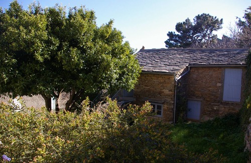 Pozzo House | Authentic stone sheepfold with garden