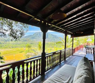 Wisma Kerta House | Authentic Sunrise View