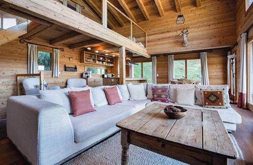 Riddes Ski Chalet | Authentic Swiss Spa Chalet Hot Tub & Sauna