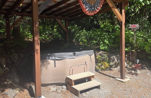 Randle Cabin | Authentic Tatoosh tipi