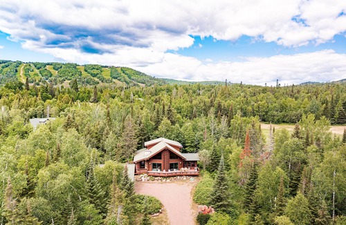 Lutsen Cabin | Authentic Up North Log Cabin with Modern Comforts