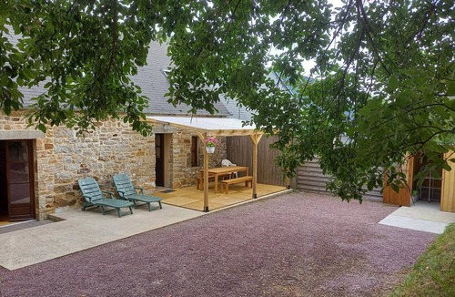Fierville-les-Mines Cottage | Authentic Valley Retreat with Private Parking