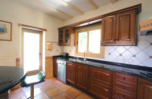 Urbanitzacio la Fustera Villa | Authentic villa,AC,WIFI,private pool,tropical garden,very private,near seaside