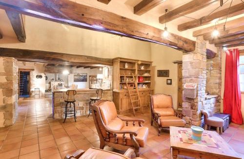 Sainte-Marie House | Authenticity & Relaxation Longère with Wooded Park