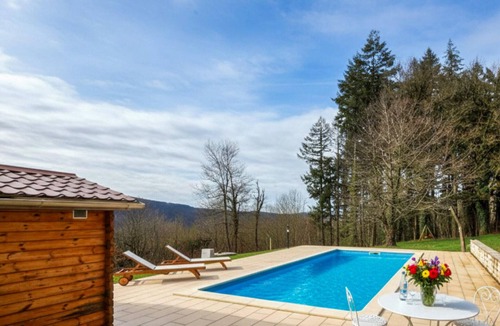 Saint-Amans-Valtoret House | Authentique maison piscine