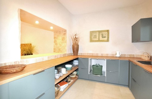 Thezan-des-Corbieres House | Authentique maison piscine