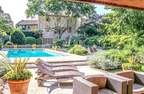 Thezan-des-Corbieres House | Authentique maison piscine