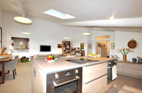 Thezan-des-Corbieres House | Authentique maison piscine