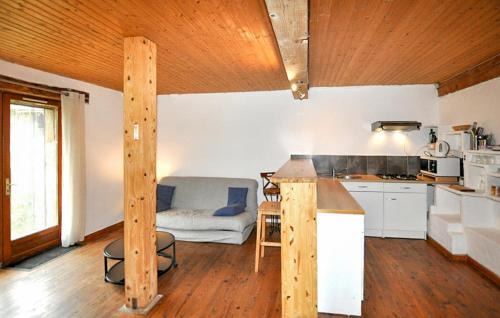 Cazalrenoux House | Authentique À La Campagne