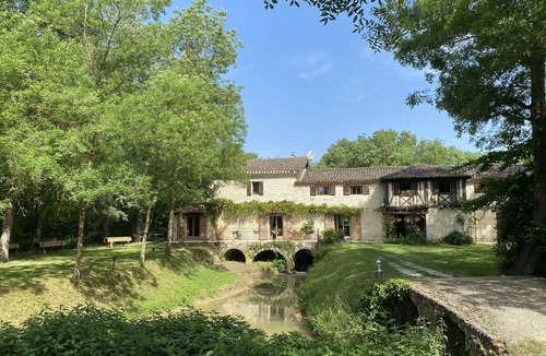 Homps House | Authentique Moulin du Xiième Siècle - Gîte de Charme