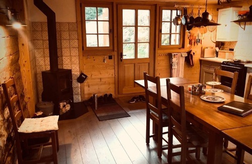 Vers L'Eglise House | Authentisches Schweizer Alpenchalet aus dem 18. Jh. by Interhome