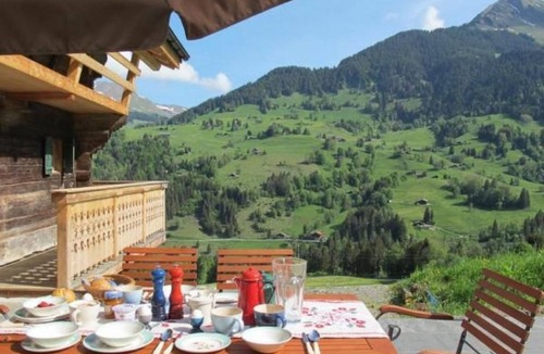 Vers L'Eglise House | Authentisches Schweizer Alpenchalet aus dem 18. Jh. by Interhome