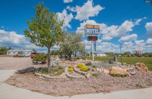 Newcastle Hotel | Auto Inn Motel & RV Park