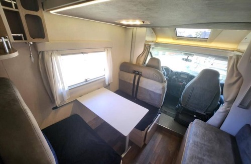 Montcada I Reixac House | Autocaravana Para 6 Plazas