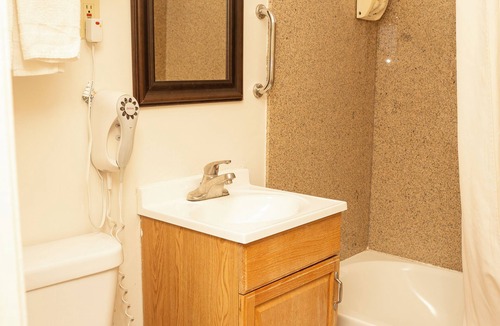 Newcastle Hotel | Autoinn Motel