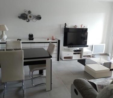 Cuers House | Autour des vignes