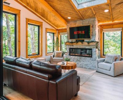 Wildwood House | Autumn Blaze at Maple Treehouse