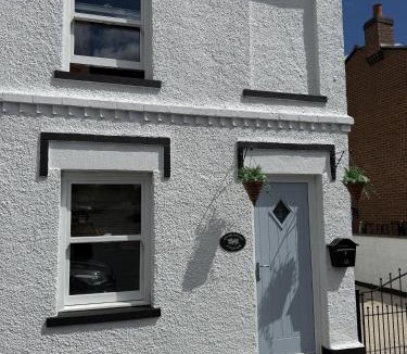 Muston House | Autumn Cottage