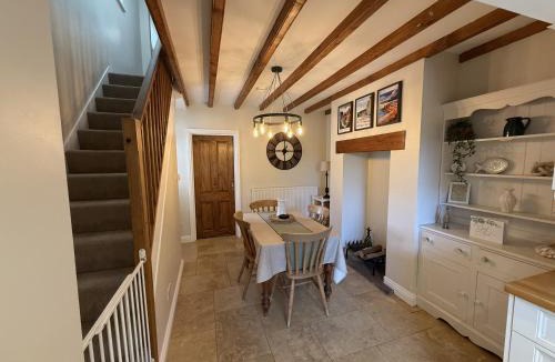 Muston House | Autumn Cottage