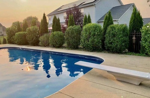 Swansea Apartment | Autumn Elite Home with Pool & Fire Pit Near St Louis