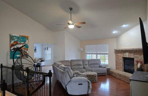 Swansea Apartment | Autumn Elite Home with Pool & Fire Pit Near St Louis